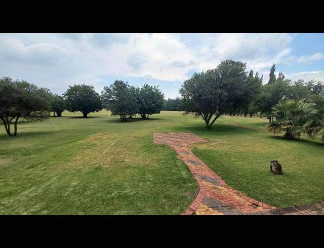 4 BEDROOM TOWNHOUSE FOR SALE IN THREE RIVERS